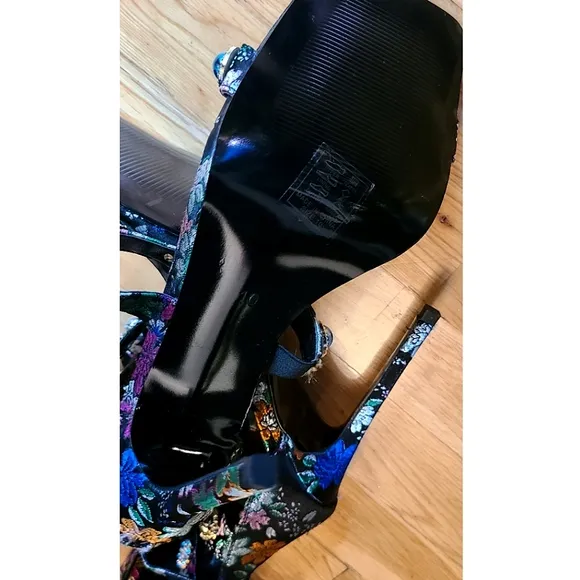 New AZALEA WANG BASE EMBELLISHED GLADIATOR SANDAL Size 10 Black