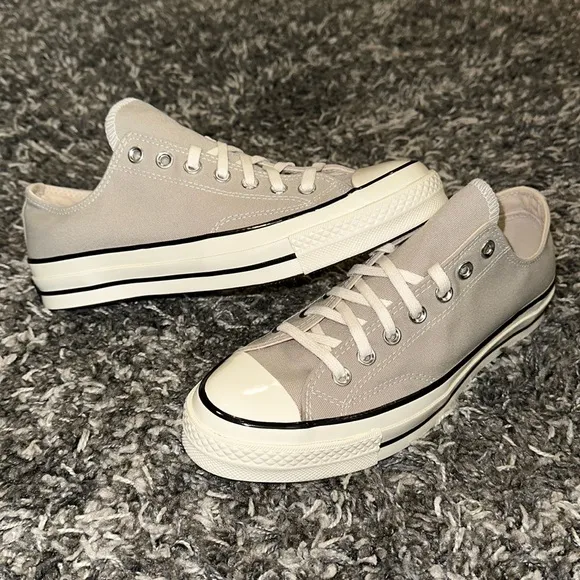 New CONVERSE Chuck Taylor 70 Low in Papyrus