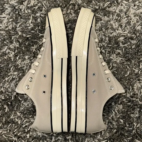 New CONVERSE Chuck Taylor 70 Low in Papyrus