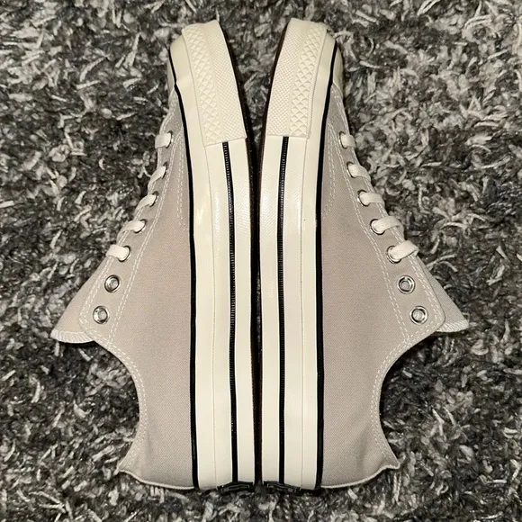 New CONVERSE Chuck Taylor 70 Low in Papyrus