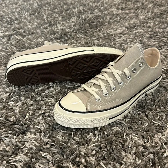 New CONVERSE Chuck Taylor 70 Low in Papyrus