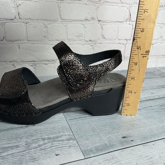 New Dansko Women's 9,5-10  Sonnet Shimmer Black Strappy Sandals EU Size 40