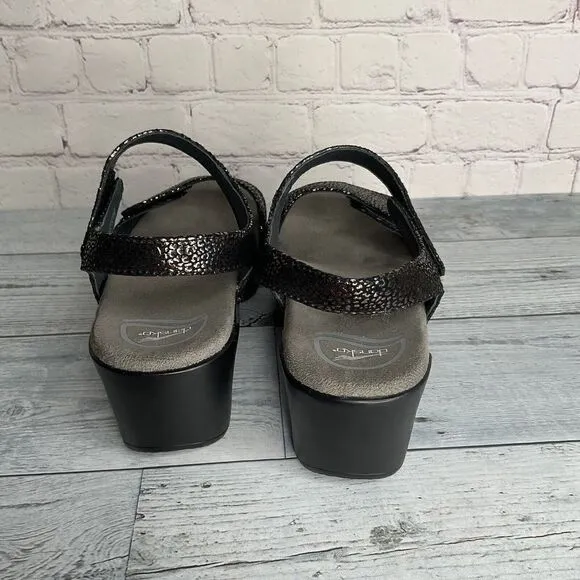 New Dansko Women's 9,5-10  Sonnet Shimmer Black Strappy Sandals EU Size 40