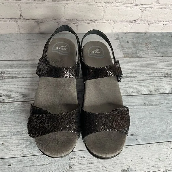 New Dansko Women's 9,5-10  Sonnet Shimmer Black Strappy Sandals EU Size 40