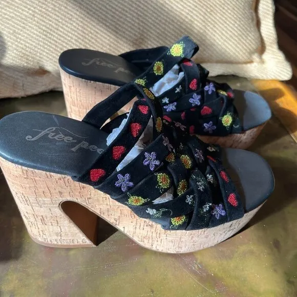 NEW Free People 1970s Style Black Lisbon Embroidered Cork Platform Mules Sandals