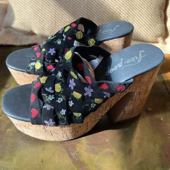 NEW Free People 1970s Style Black Lisbon Embroidered Cork Platform Mules Sandals
