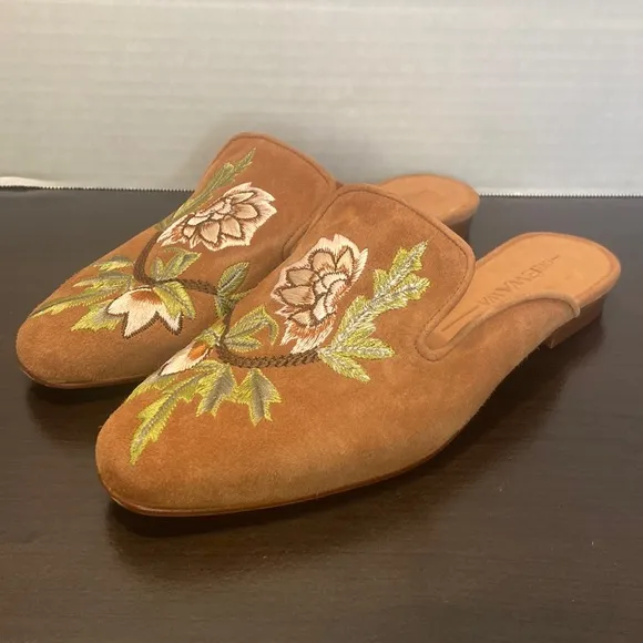New GeeWaWa From Sundance Embroidered Brown Suede Loafers Size 39