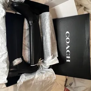 New In Box Coach Coach Women's Farrah Black Leather Riding Boots Size 5.5 Women