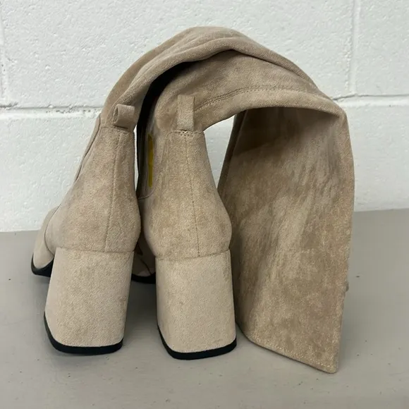 New Jeffrey Campbell sz8 cream tan nude high boots soft hot lava heeled stretch