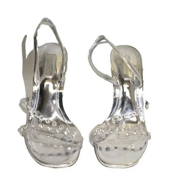 New! Larroude Annie Sandals Sz 7.5 Silver Leather with Swarovski crystals DD479