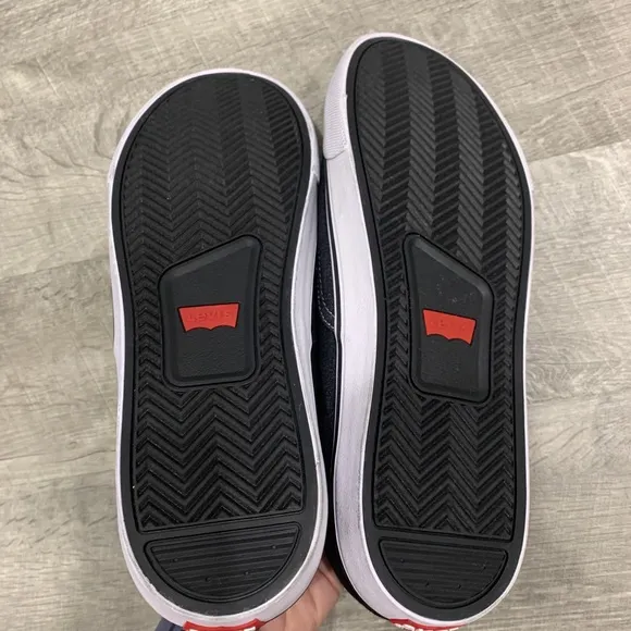 New Levi’s Men’s Sneakers