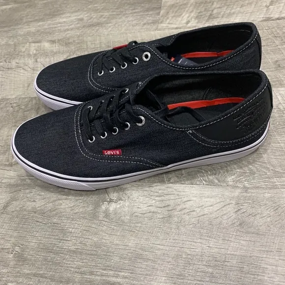 New Levi’s Men’s Sneakers