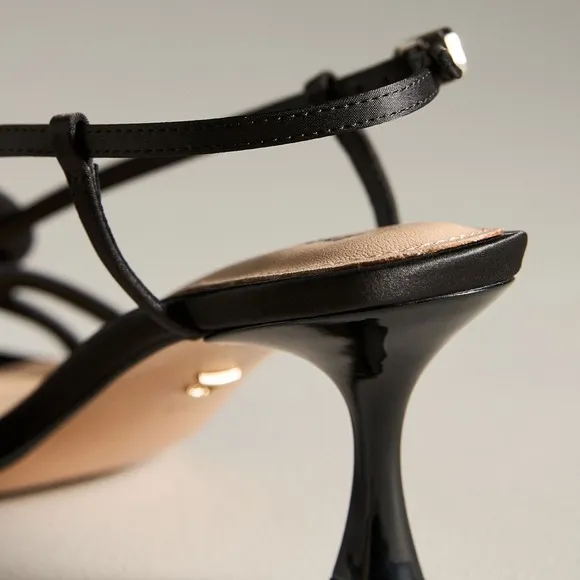 New Lola Cruz sandals with satin flower - Size 38 (EUR)