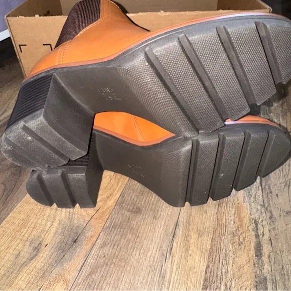 NEW Naturalizer Boots