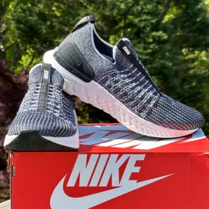NEW Nike React Phantom Run FK 2 Casual Sneaker (Black / White) - Size Mens 11 US