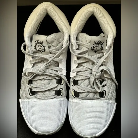 NEW Nike White / Black Lebron Witness 8 Casual Sneaker - US Size M 8.5 | W 10