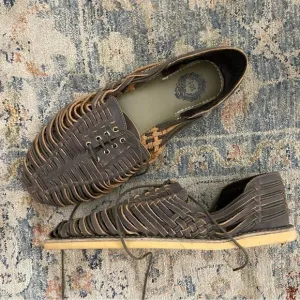 NEW old stock vintage mens huarache lace strappy Jesus sandals 10.5