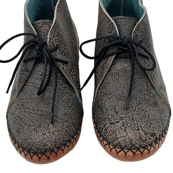 NEW Pskaufman Twisted Classics Womens 7 Black Gray Leather Moccasin Chukka Boots