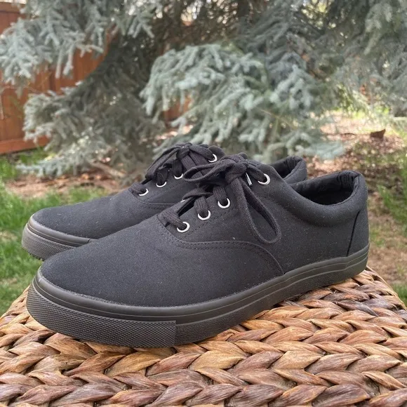 NEW Skechers Black Canvas Lace-up Low Top Slip Resistant Work Service Sneakers