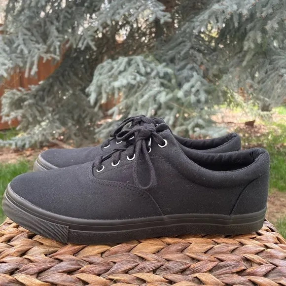 NEW Skechers Black Canvas Lace-up Low Top Slip Resistant Work Service Sneakers