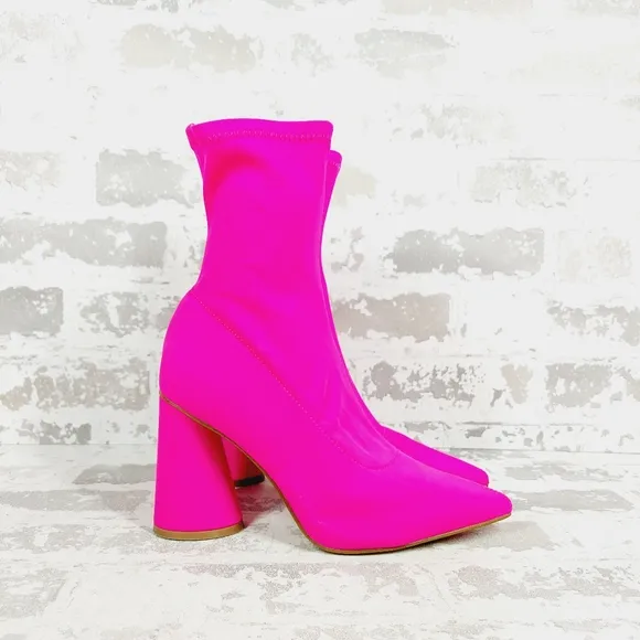 New Steve Madden Hot pink Valyant Pointed Toe Boots K44