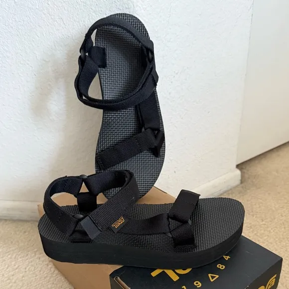 NEW TEVA Midform Universal Womens Sandals