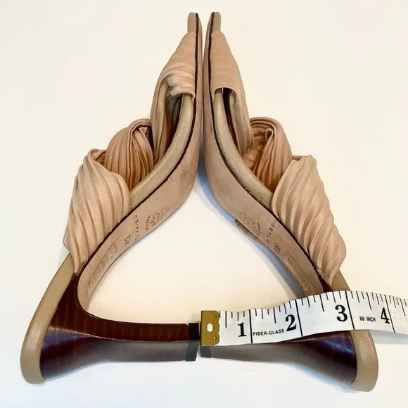 New Trina Turk Meadows Tan Mule Sandals Size 8