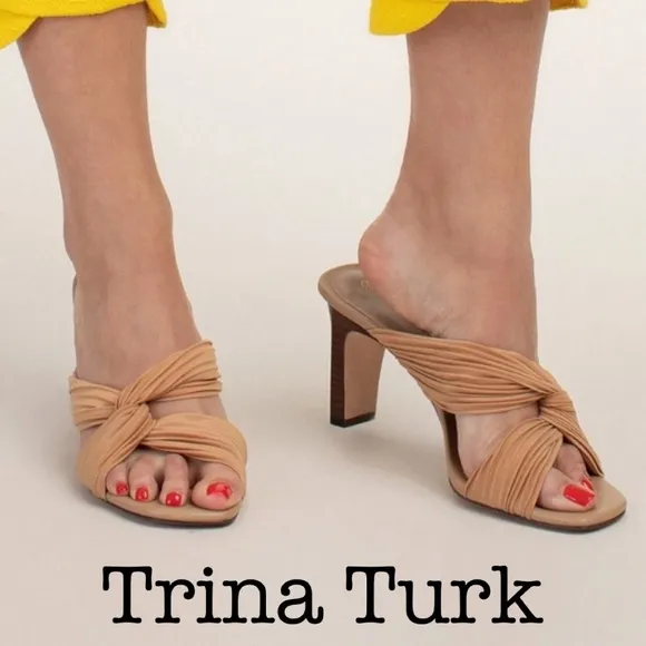 New Trina Turk Meadows Tan Mule Sandals Size 8
