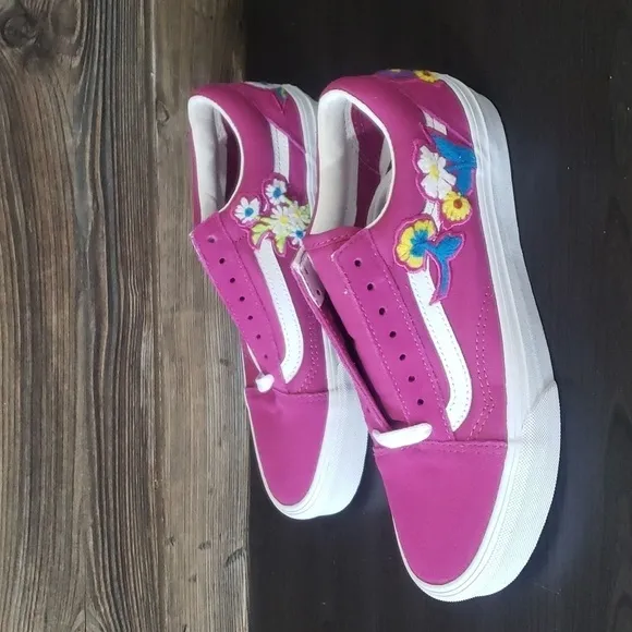 New Vans Old Skool Floral Chenille Fuchsia Pink White Sneakers
