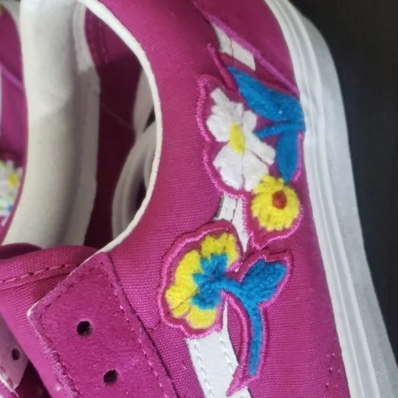 New Vans Old Skool Floral Chenille Fuchsia Pink White Sneakers