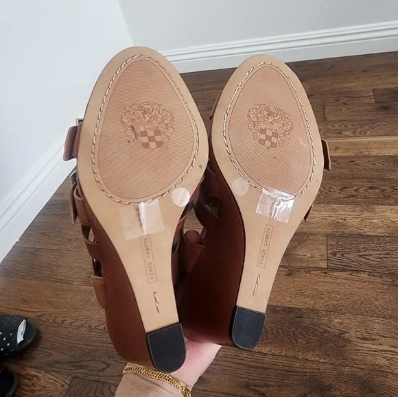 NEW Vince Camuto Leather Gladiator Wedge Sandals - Martez in Cognac size 8.5