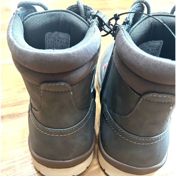 NEW: Vostey Men's Casual Gray Desert Boots with Zipper. Size 9.5