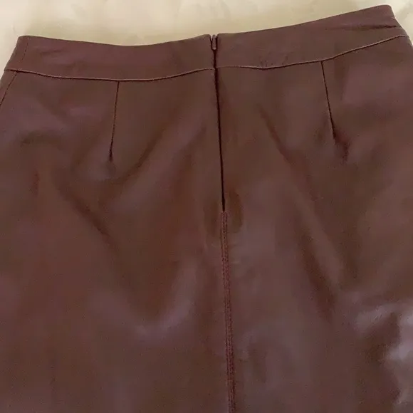 New with tags brown leather skirt