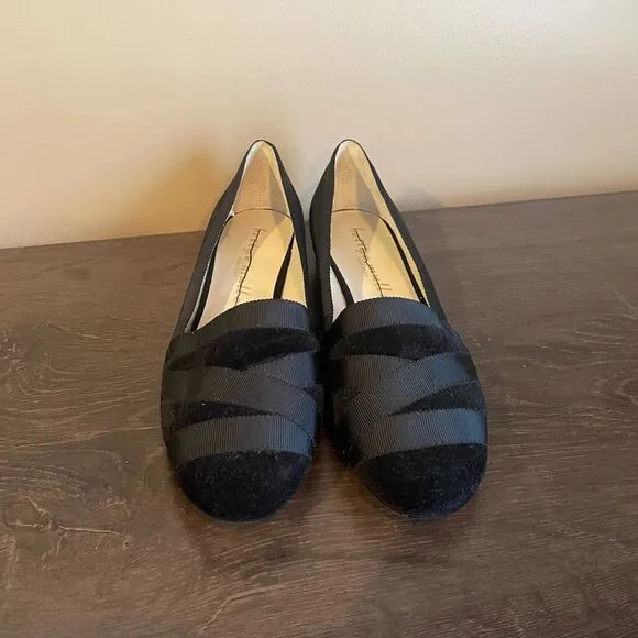 New Anthropologie Bettye Muller Reed Black Velvet Loafers Size 6