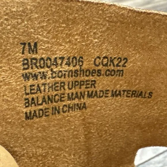 NIB Born Henna 7M Comfort Brown Leather Slide Sandals