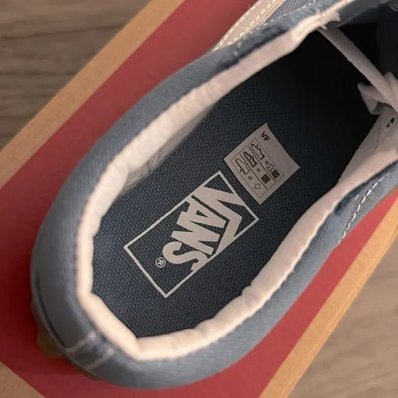 NIB [Vans] Old Skool Blue Gum/White Tennis Shoe Sneakers Little Kids Sz 12