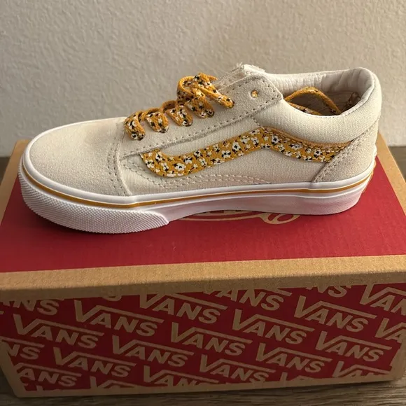 NIB [Vans] Old Skool Shoe Sneakers in Ditsy Floral Multi &amp; True White Kids Sz 11