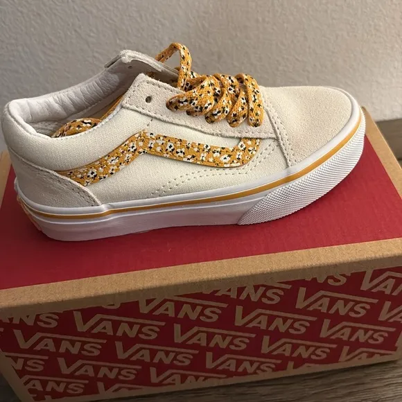 NIB [Vans] Old Skool Shoe Sneakers in Ditsy Floral Multi &amp; True White Kids Sz 11