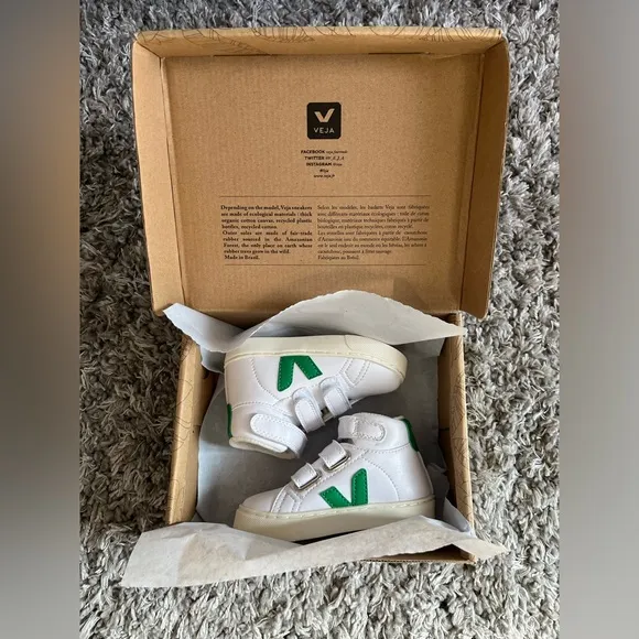 NIB - Veja Esplar High Top Sneakers in Green/White (US 6.5)