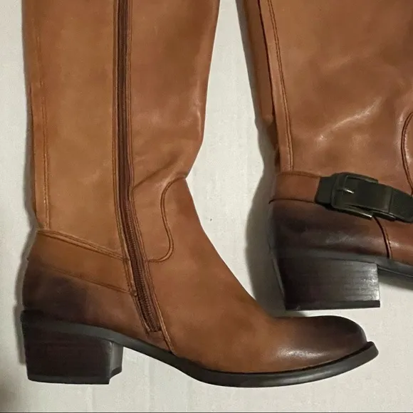 NIB Vince Camuto Bedina brown leather boots. Women’s size 8.5