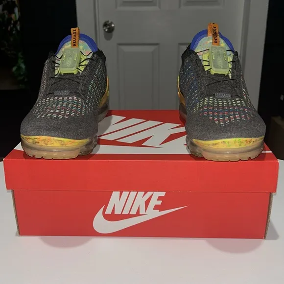 Nike Air VaporMax 2020 FlyKnit “Iron Grey” Women’s Size 11