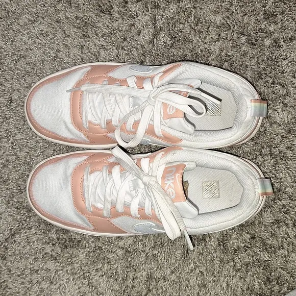 Nike &quot;Court Borough 2&quot; low casual sneakers - 6Y - peach/white canvas/leather