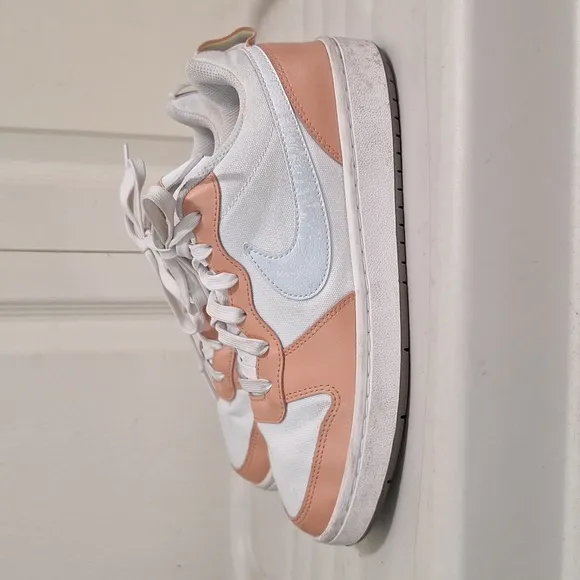 Nike &quot;Court Borough 2&quot; low casual sneakers - 6Y - peach/white canvas/leather