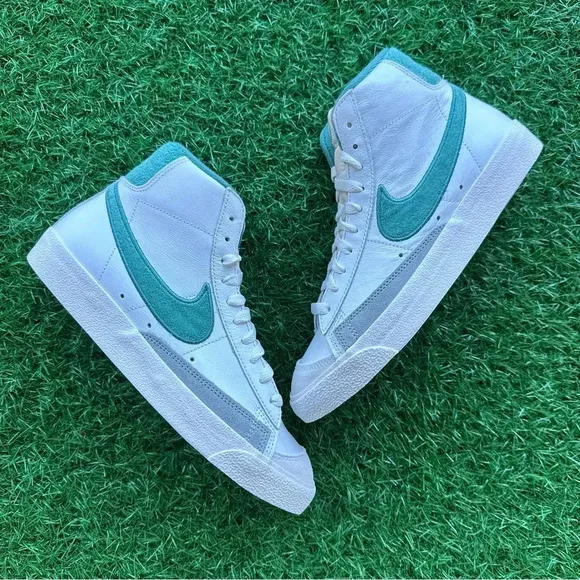 Nike Blazer Mid ‘77 Prm Summit White / Coastal Phantom