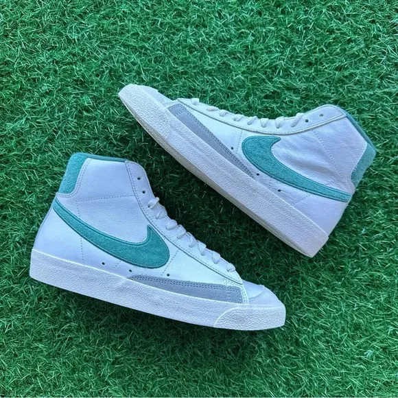 Nike Blazer Mid ‘77 Prm Summit White / Coastal Phantom