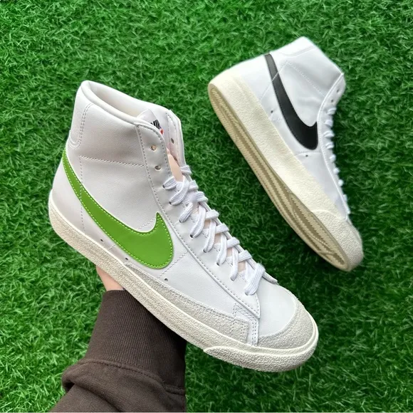 Nike Blazer Mid ‘77 Vintage Chlorophyll - Black