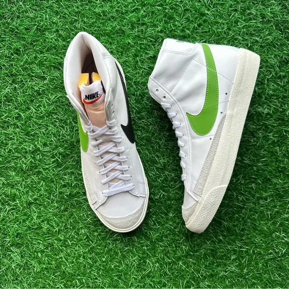 Nike Blazer Mid ‘77 Vintage Chlorophyll - Black