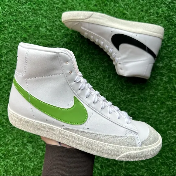 Nike Blazer Mid ‘77 Vintage Chlorophyll - Black