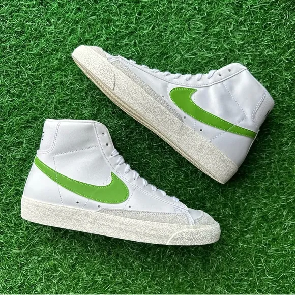 Nike Blazer Mid ‘77 Vintage Chlorophyll - Black