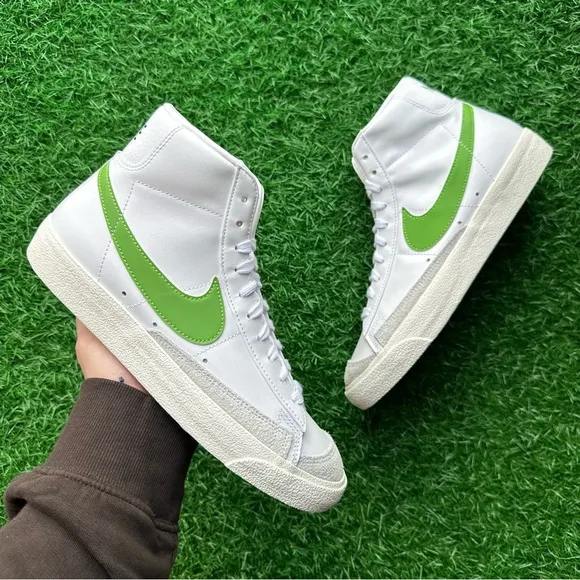 Nike Blazer Mid ‘77 Vintage Chlorophyll - Black